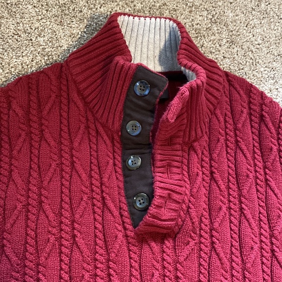 EUC Mens Large Red V Neck Sweater. Very warm! - Picture 3 of 5